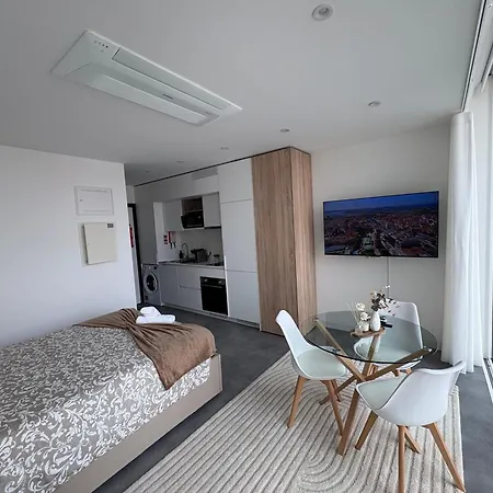 Comfort Avenue * أفيرو